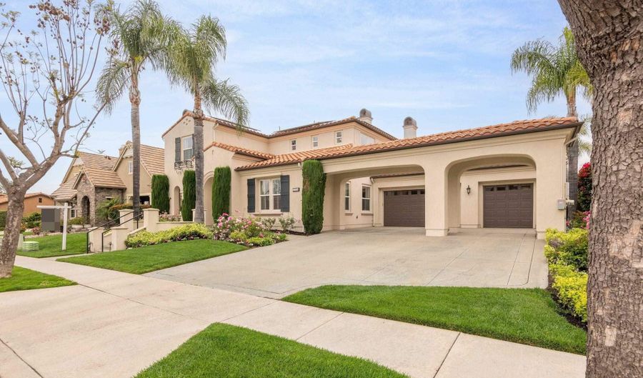 15736 E Bluff Cv, San Diego, CA 92131 - 4 Beds, 5 Bath