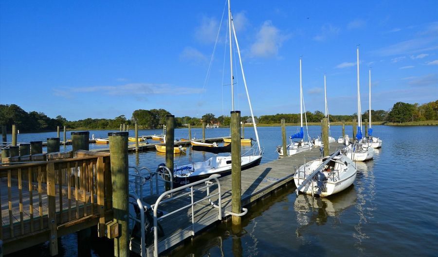 832 CLIFTON Ave, Arnold, MD 21012 - 4 Beds, 2 Bath