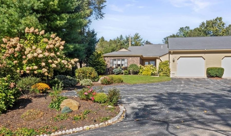 112 Pine Glen Dr C-2, East Greenwich, RI 02818 - 2 Beds, 2 Bath