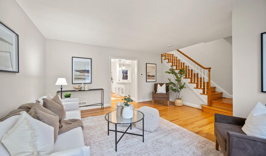 323 STRATFORD Rd, Baltimore, MD 21228 - 3 Beds, 2 Bath