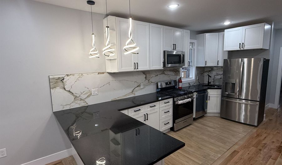 92 E 25TH St 1, Bayonne, NJ 07002 - 4 Beds, 2 Bath