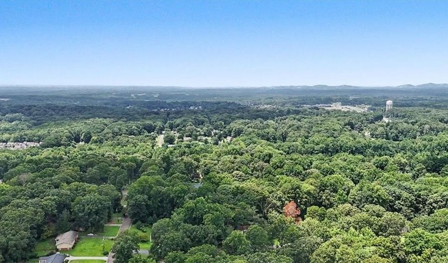 5422 Cheyenne Dr, Acworth, GA 30102 - 4 Beds, 3 Bath