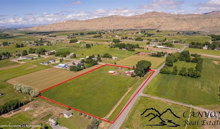 5 Longhorn Dr, Cody, WY 82414 - 4 Beds, 1 Bath