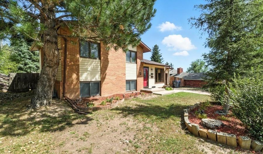 6535 EVERGREEN St, Cheyenne, WY 82009 - 3 Beds, 2 Bath