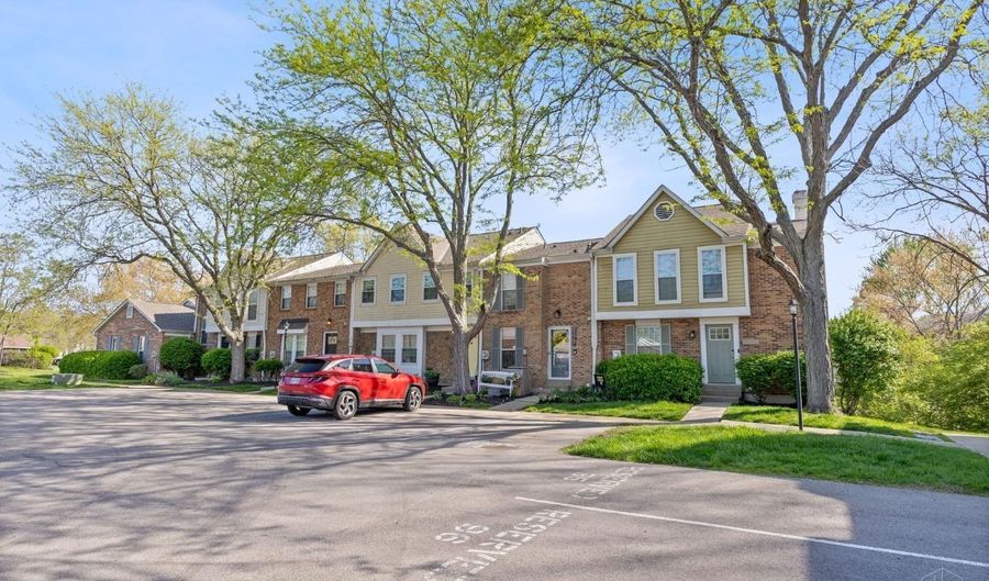7383 Woodcroft Dr, Anderson Twp., OH 45230 - 3 Beds, 3 Bath