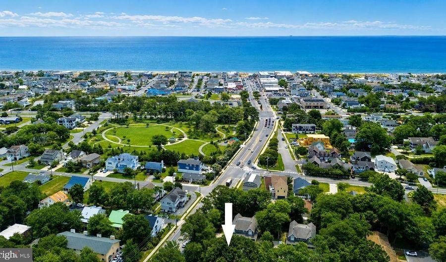 422 B GARFIELD Pkwy #B, Bethany Beach, DE 19930 - 3 Beds, 3 Bath