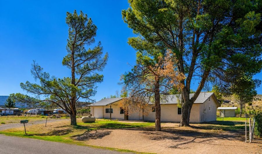 3780 W NORTHERN Ave, Camp Verde, AZ 86322 - 3 Beds, 2 Bath