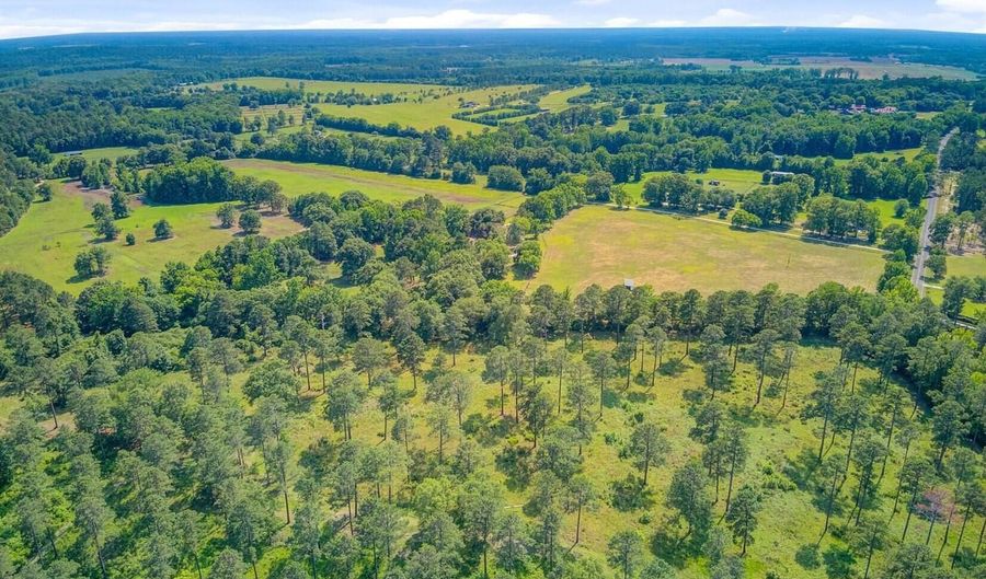 481 Cantey Ln, Camden, SC 29020 - 6 Beds, 4 Bath