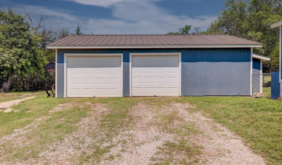 10714 284th Dr, Arkansas City, KS 67005 - 4 Beds, 2 Bath