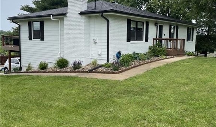 18043 150th St, Basehor, KS 66007 - 3 Beds, 3 Bath