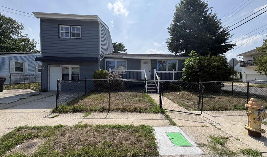 660 N Kentucky Ave, Atlantic City, NJ 08401 - 4 Beds, 2 Bath