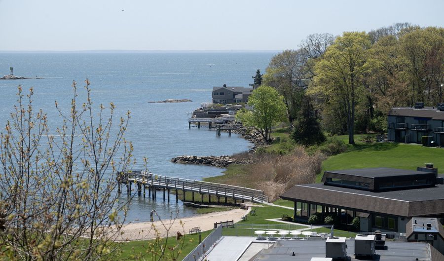21 Harbour Vlg C, Branford, CT 06405 - 2 Beds, 3 Bath
