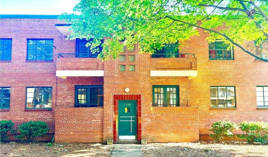 1380 Chalmette Dr NE 3, Atlanta, GA 30306 - 1 Beds, 1 Bath