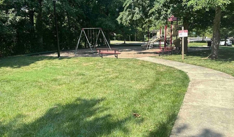 10502 GLEN MANOR Dr, Bowie, MD 20720 - 3 Beds, 3 Bath