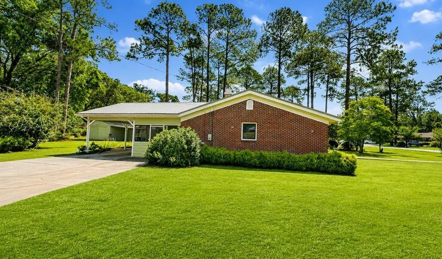 1501 Botts St, Bainbridge, GA 39819 - 3 Beds, 2 Bath