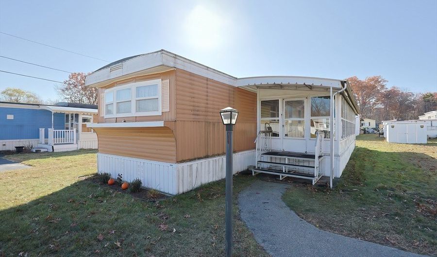 123 Rene Dr, Attleboro, MA 02703 - 2 Beds, 1 Bath