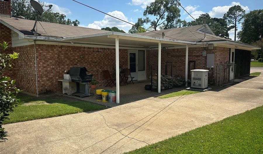 6332 N Inwood Rd, Shreveport, LA 71119 - 3 Beds, 2 Bath