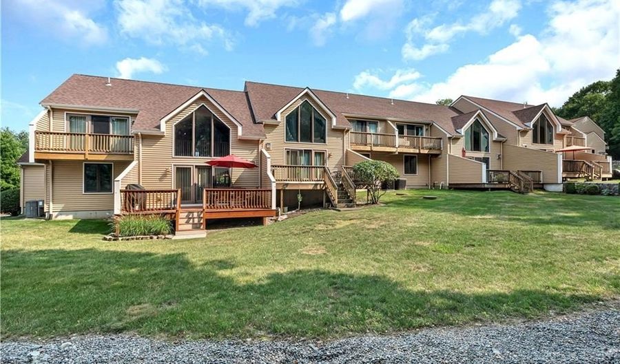 80 Fisher Rd 77, Cumberland, RI 02864 - 2 Beds, 3 Bath