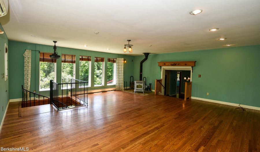445 County Rd, Becket, MA 01223 - 3 Beds, 2 Bath
