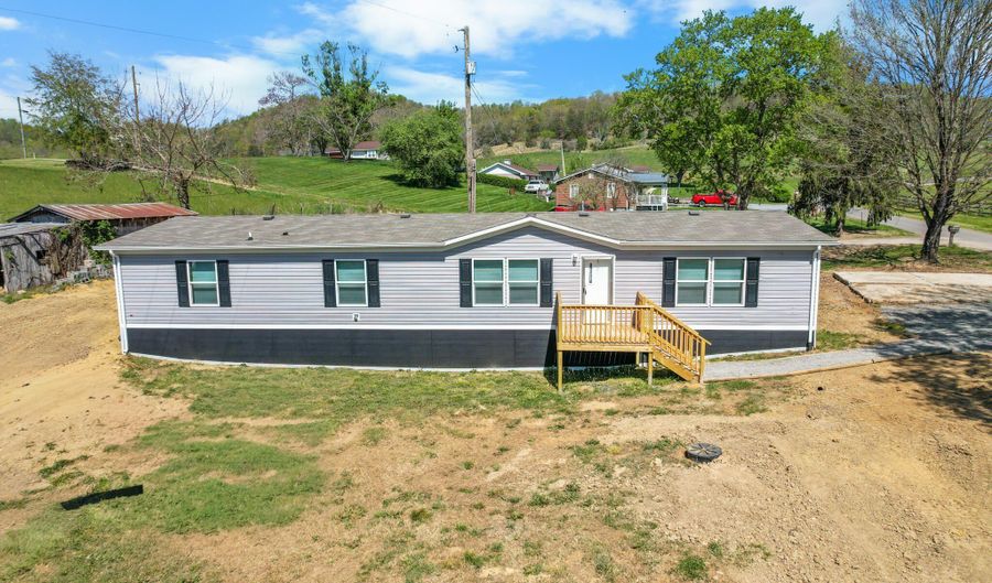 22002 Neal Rd, Abingdon, VA 24211 - 4 Beds, 2 Bath