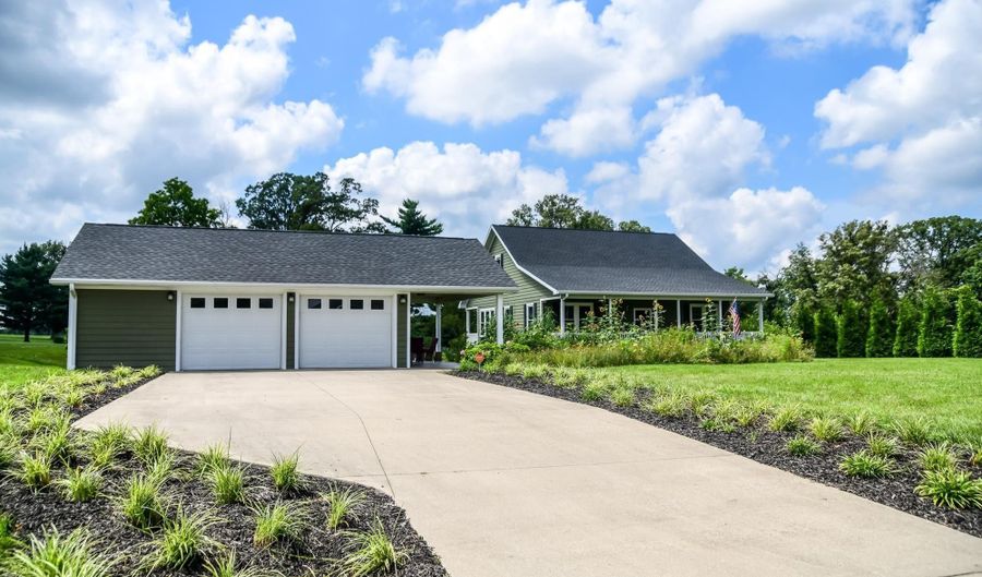 5753 N Golf Course Rd, Bicknell, IN 47512 - 3 Beds, 4 Bath
