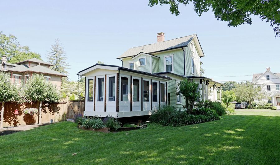 30 Elizabeth St, Bethel, CT 06801 - 3 Beds, 2 Bath