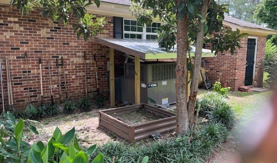 1409 Botts St, Bainbridge, GA 39819 - 3 Beds, 2 Bath