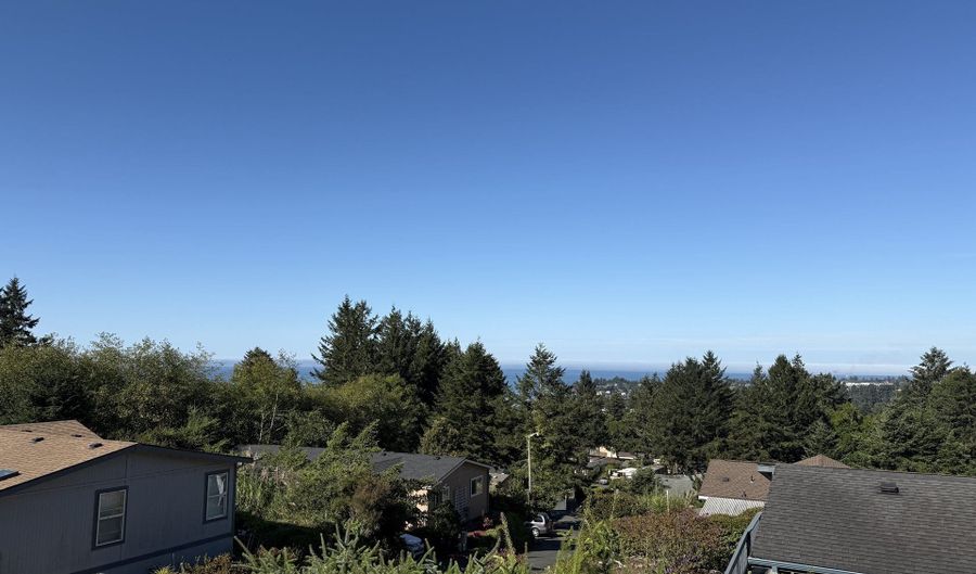 98041 HALLWAY Rd 40, Brookings, OR 97415 - 2 Beds, 2 Bath