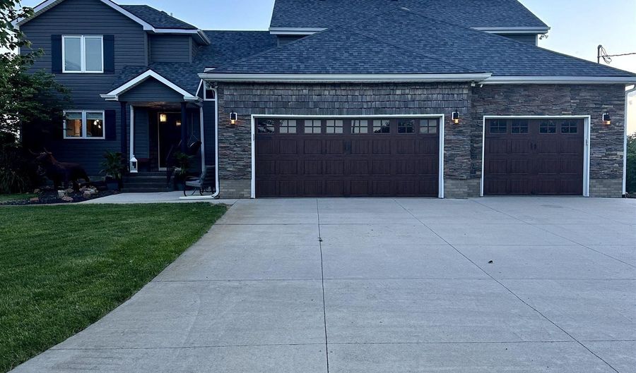 7465 County Rd 5, Arlington, NE 68002 - 5 Beds, 4 Bath