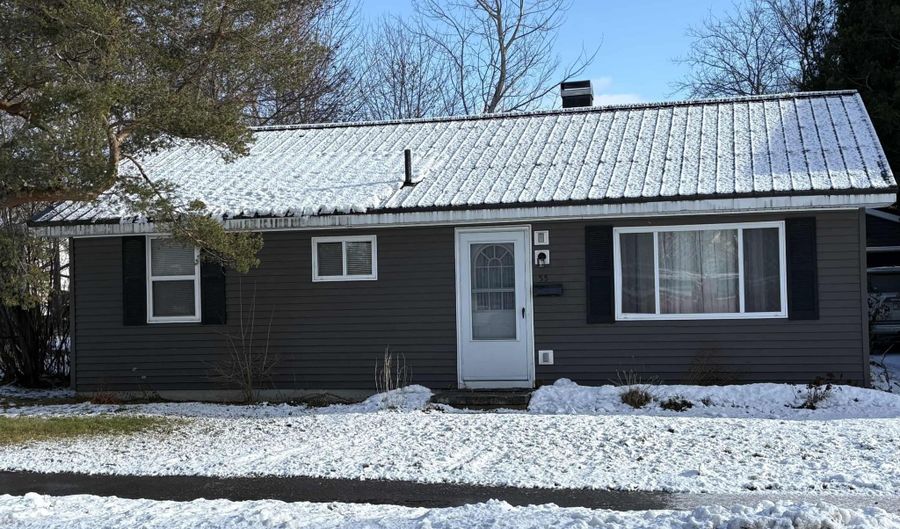 55 13th St, Bangor, ME 04401 - 3 Beds, 1 Bath