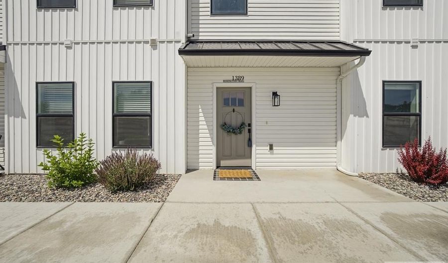 1389 Remington Trl, Ammon, ID 83406 - 3 Beds, 3 Bath