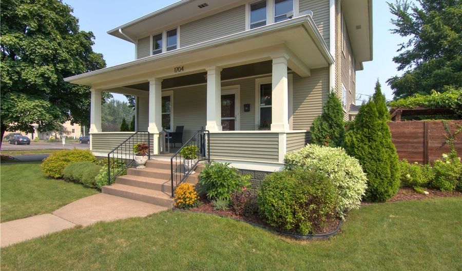 1704 Birch St, Eau Claire, WI 54703 - 4 Beds, 1 Bath