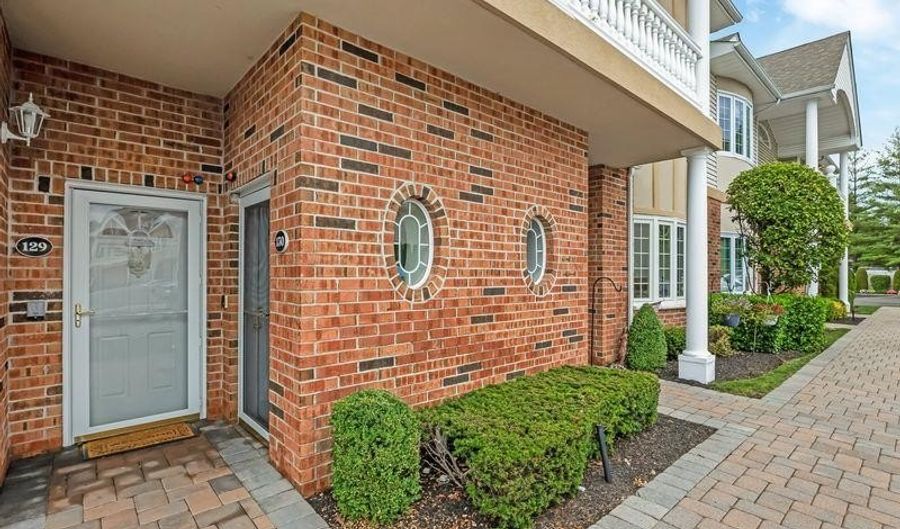130 Francesca Way, Amityville, NY 11701 - 2 Beds, 2 Bath