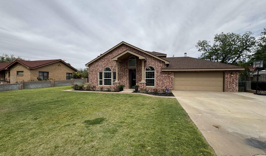 1310 Beta Ave, Carlsbad, NM 88220 - 4 Beds, 4 Bath