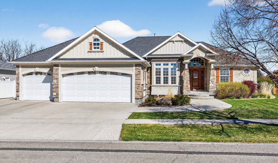 730 Redman, Chubbuck, ID 83202 - 5 Beds, 3 Bath