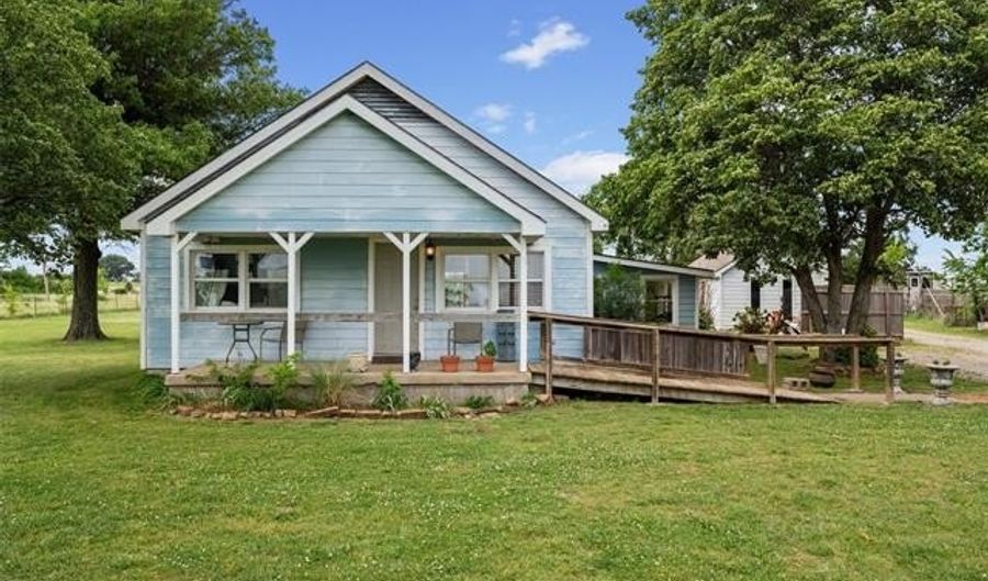 402400 Hwy 60, Bartlesville, OK 74006 - 2 Beds, 2 Bath