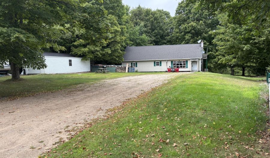 174 Rabideau Rd, Altona, NY 12910 - 3 Beds, 2 Bath