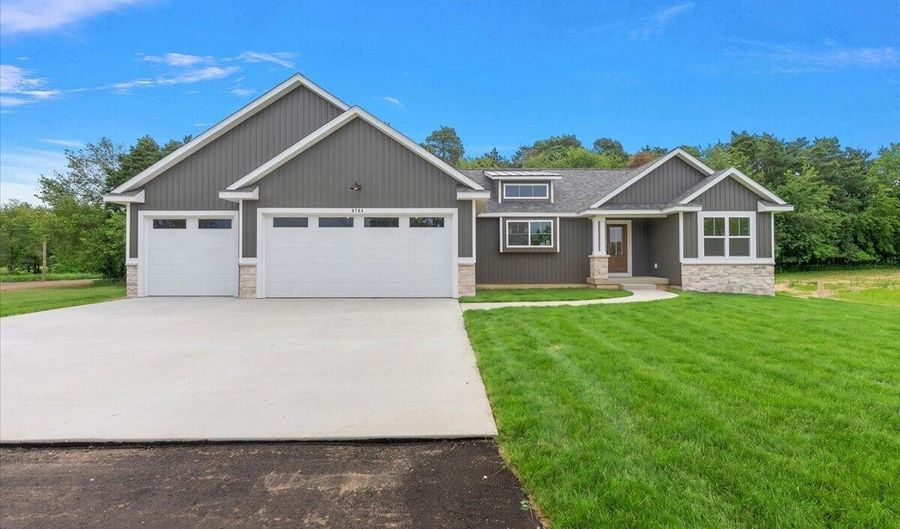 9764 56th Ave, Allendale, MI 49401 - 3 Beds, 3 Bath