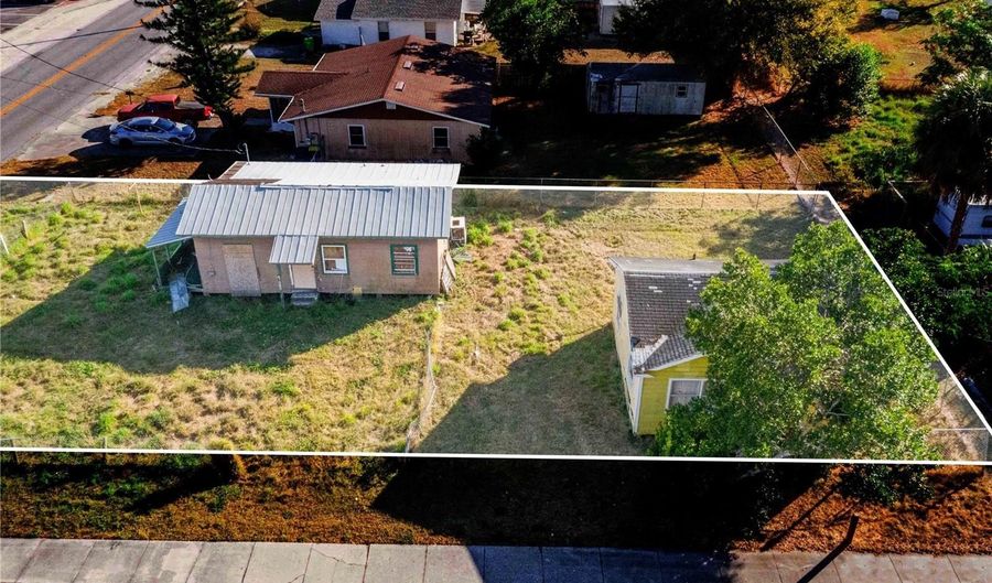 402 BENNETT St, Auburndale, FL 33823 - 2 Beds, 1 Bath