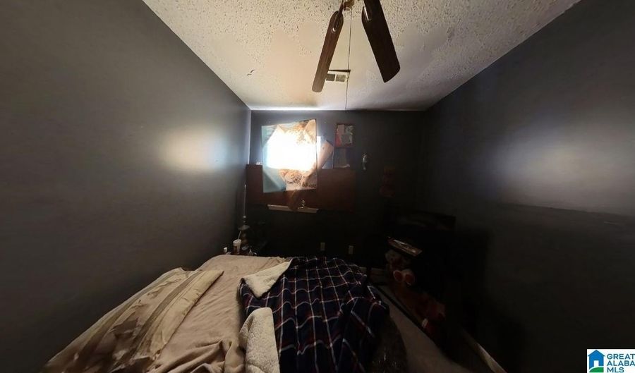 829 LLOYD St, Anniston, AL 36201 - 3 Beds, 1 Bath