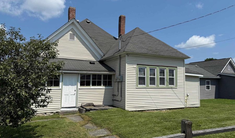 1718 1720 12th St, Bedford, IN 47421 - 2 Beds, 2 Bath