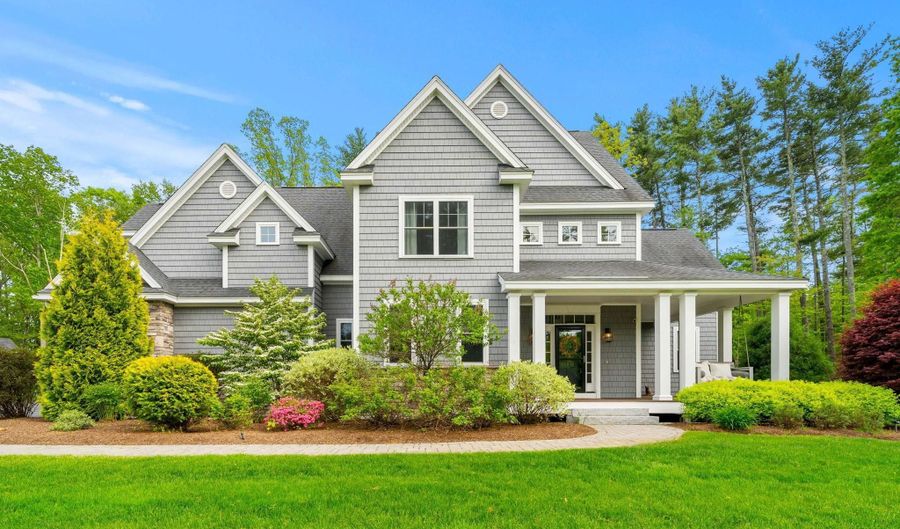 10 Lilac Ct, Bedford, NH 03110 - 4 Beds, 4 Bath