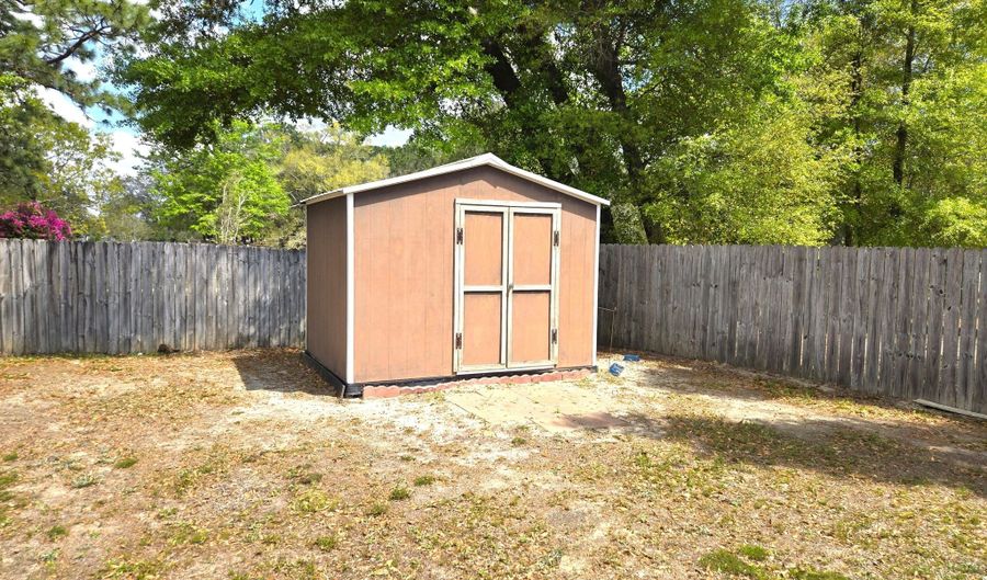 6774 Gettysburg Blvd, Bagdad, FL 32530 - 4 Beds, 2 Bath