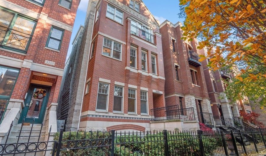 3241 N Seminary Ave 2, Chicago, IL 60657 - 2 Beds, 2 Bath