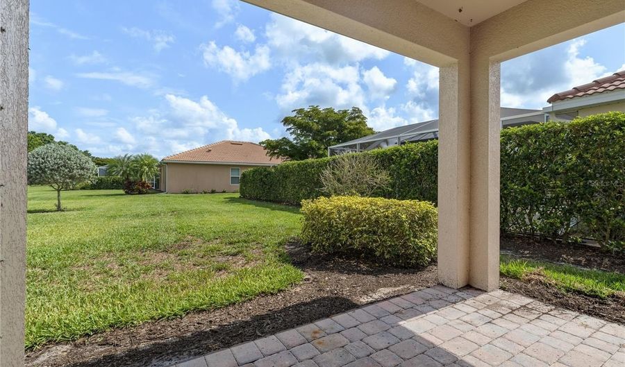 15268 YELLOW WOOD Dr, Alva, FL 33920 - 3 Beds, 2 Bath