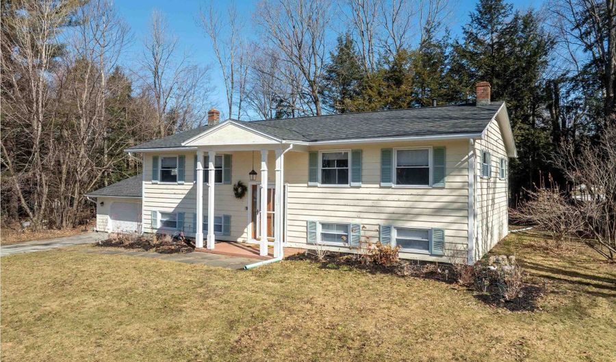 10 Spruce Ln, Barre, VT 05641 - 3 Beds, 2 Bath