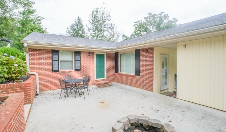 523 Frary St, Alcoa, TN 37701 - 3 Beds, 2 Bath