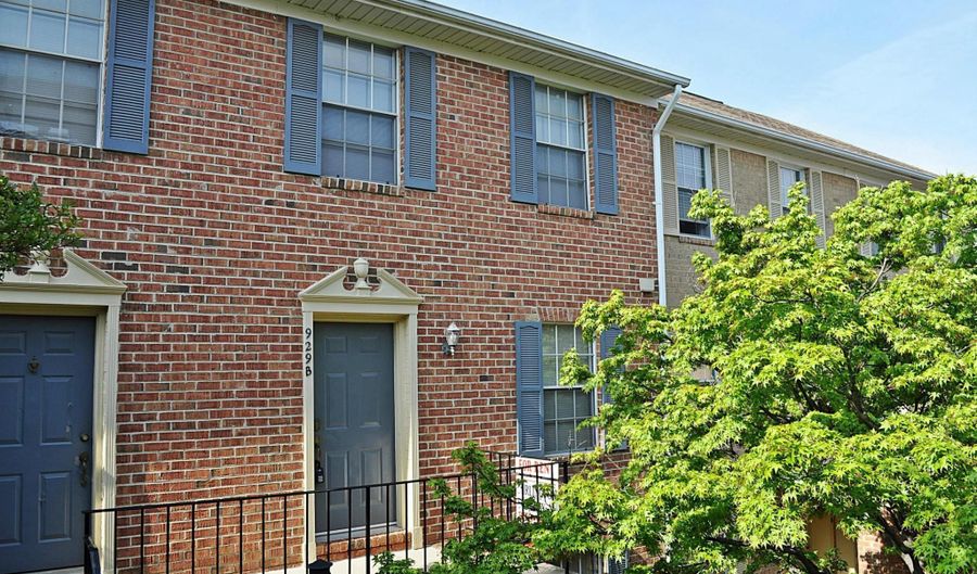 929 ROLFE St S 2, Arlington, VA 22204 - 2 Beds, 3 Bath