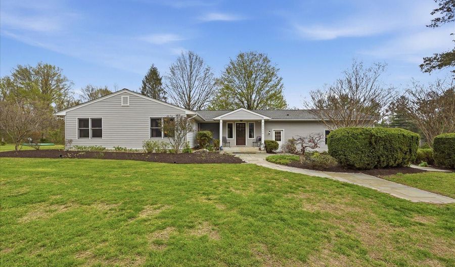 25404 FROSTY MEADOW Ln, Aldie, VA 20105 - 4 Beds, 3 Bath