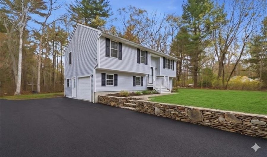 52 Mockingbird Dr, Exeter, RI 02822 - 2 Beds, 2 Bath